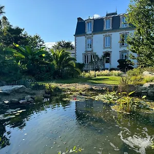Manoir De Lanveur Couette-café